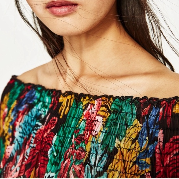 ZARA Off- Shoulder Tropical Floral Top - Picture 5 of 9